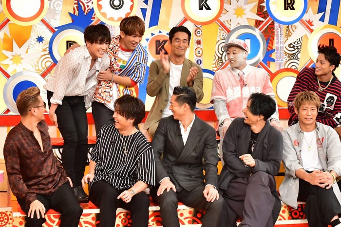 前列左より:ATSUSHI、TAKAHIRO、AKIRA、橘ケンチ、黒木啓司/後列左より:岩田剛典、NAOTO、小林直己、関口メンディー、白濱亜嵐(C)TBS