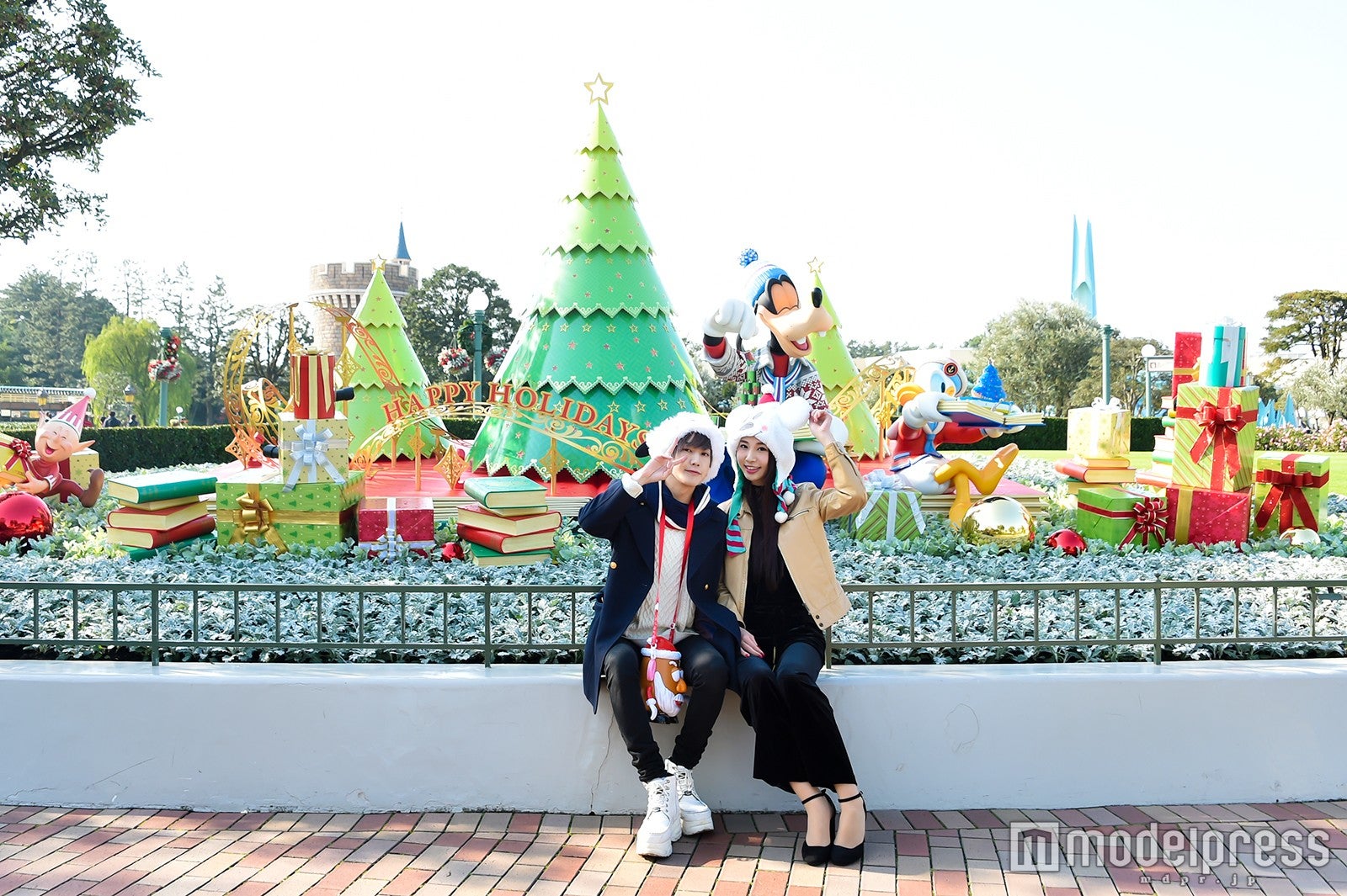 デコレーションもクリスマスバージョンに／モデル：ゆーちゃそ王子、李璃（C）モデルプレス