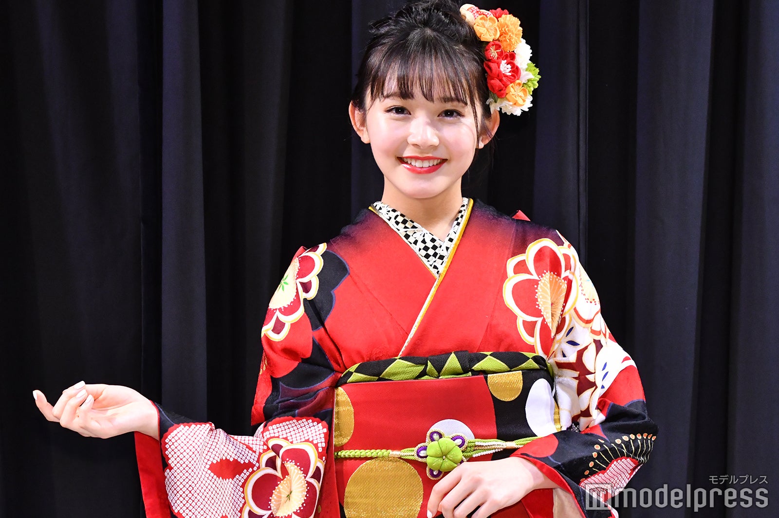 久間田琳加「自信作」自らプロデュース振り袖で美麗ランウェイ