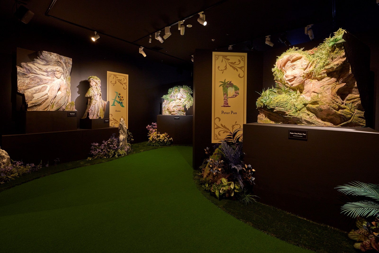 ファンタジースプリングス ニューチャプター・ビギンズ展（C）Disney