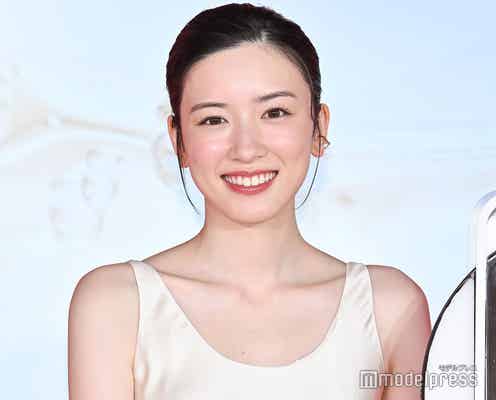 永野芽郁、美肌輝くヌーディーカラーのドレス姿 目指すのは「想定外の透明感」