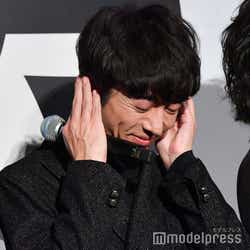 モデルプレス - 高橋一生、プライベートの一面を暴露され耳を塞ぐ<億男>