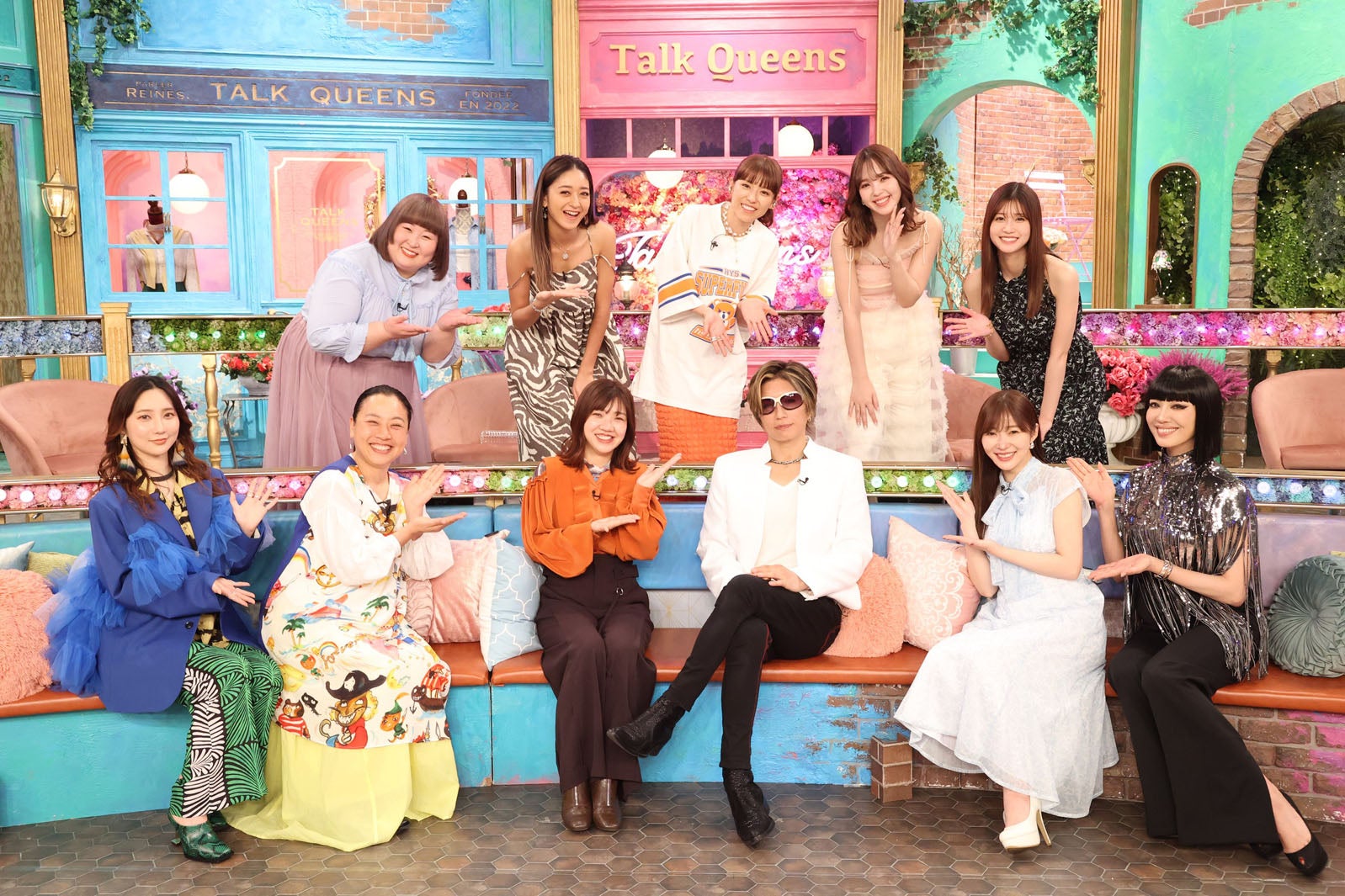 （前列左から）ファーストサマーウイカ、いとうあさこ、福田麻貴、GACKT、指原莉乃、アンミカ（後列左から）かなで、池田美優、若槻千夏、藤田ニコル、生見愛瑠（C）フジテレビ