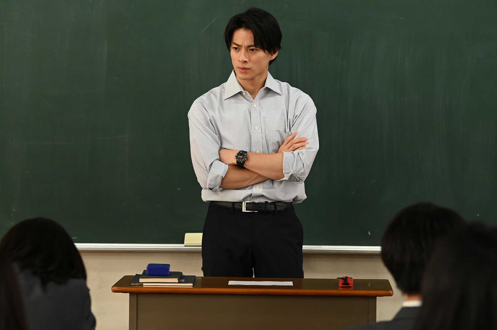 King ＆ Prince平野紫耀「生徒が人生をやり直せる学校」クランクインで生徒らに驚き「あんなにやんちゃだとは」