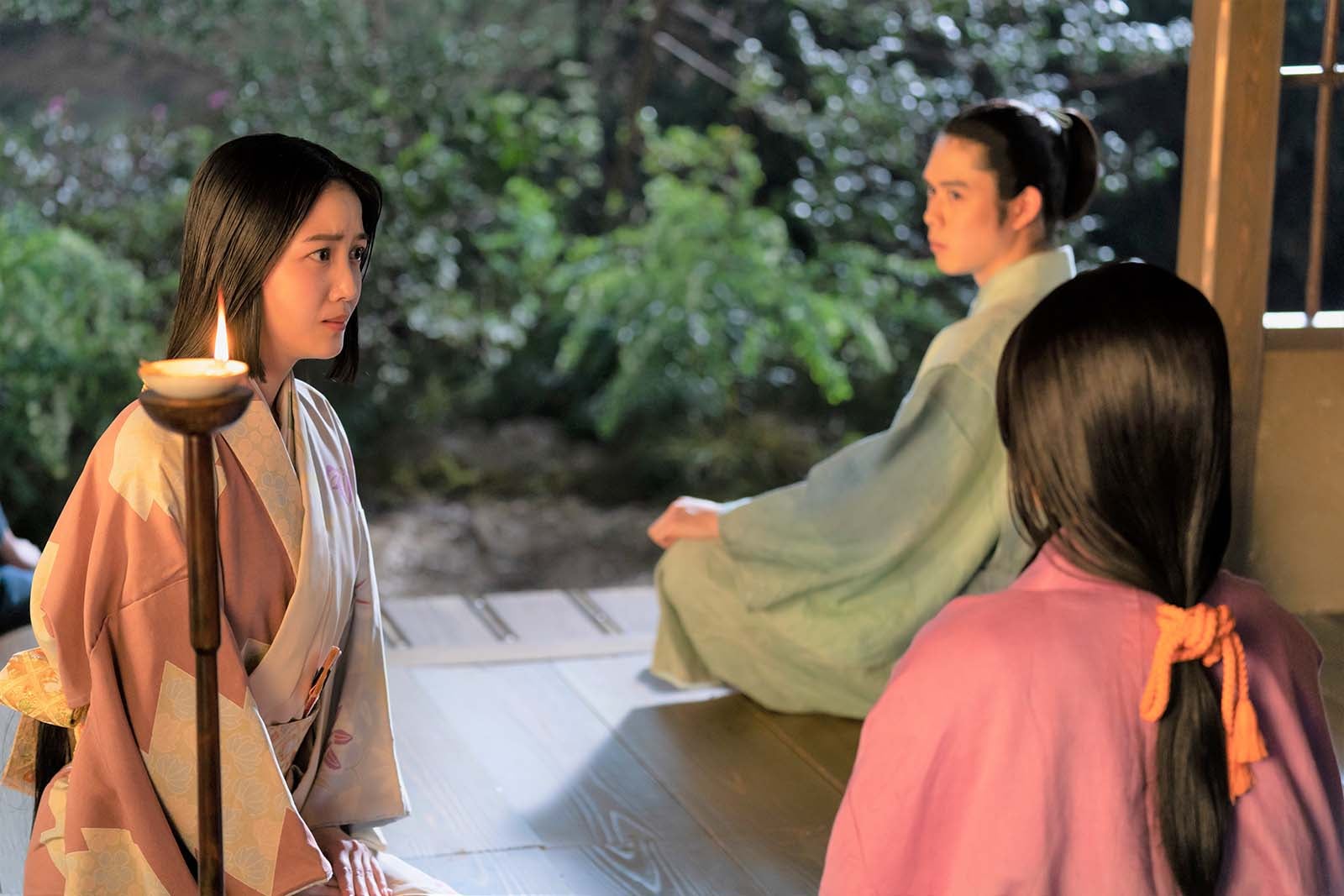 久保史緒里、細田佳央太、有村架純「どうする家康」第25話より（C）NHK