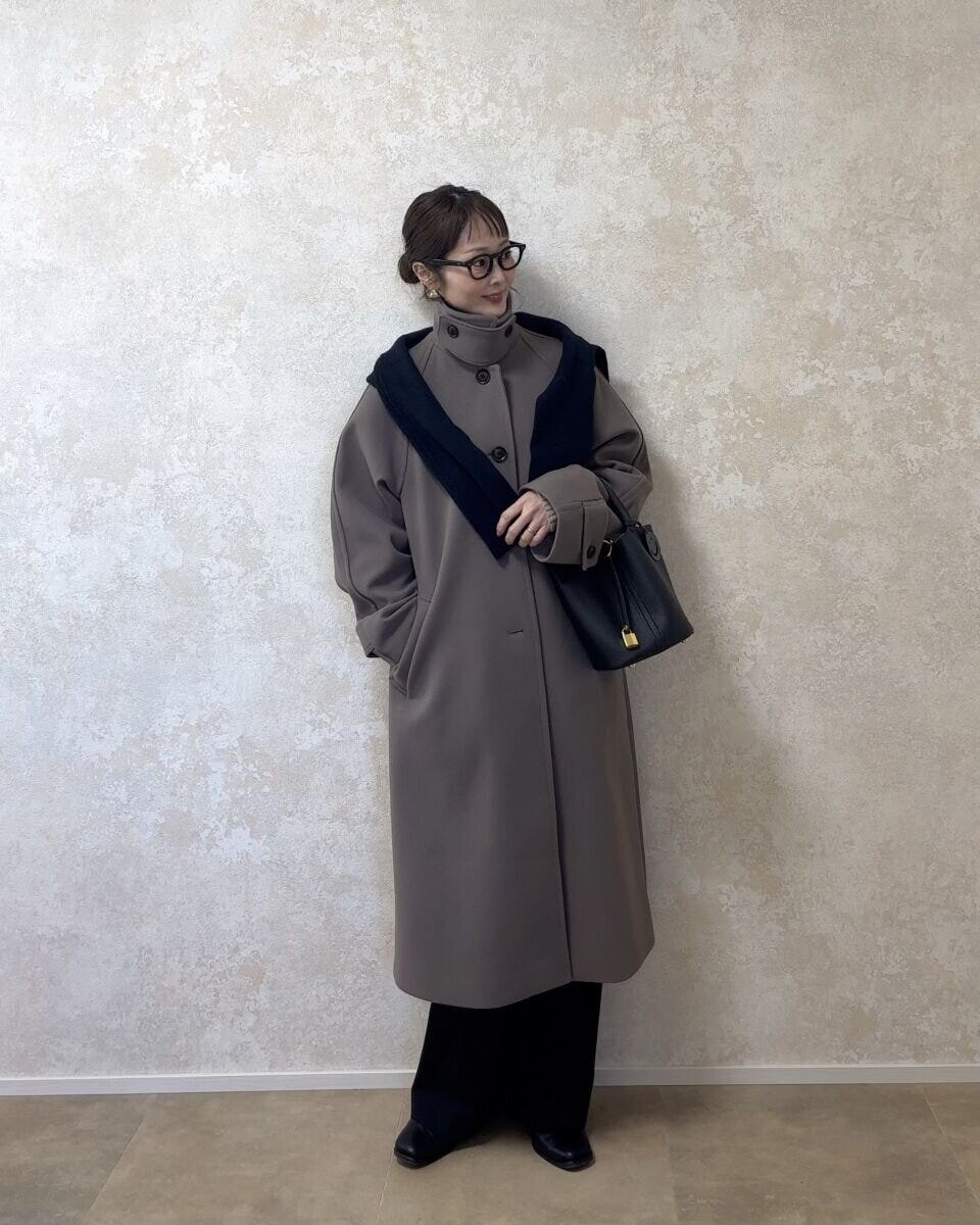GUコージーメルトンバルマカーンコートのネックアレンジコーデ
