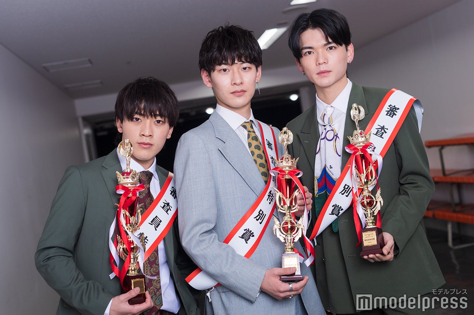 「MR OF MR CAMPUS CONTEST 2023」審査員特別賞／左から：堀士真之佑、大窪謙志郎、柏木智貴（C）モデルプレス