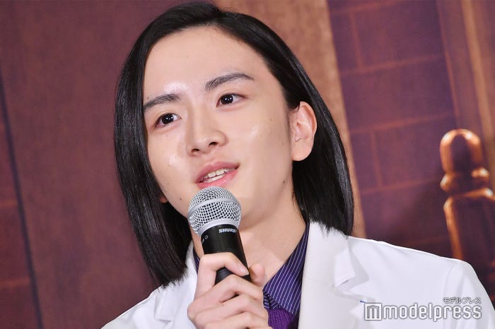 板垣李光人/「神酒クリニックで乾杯を」(C)モデルプレス