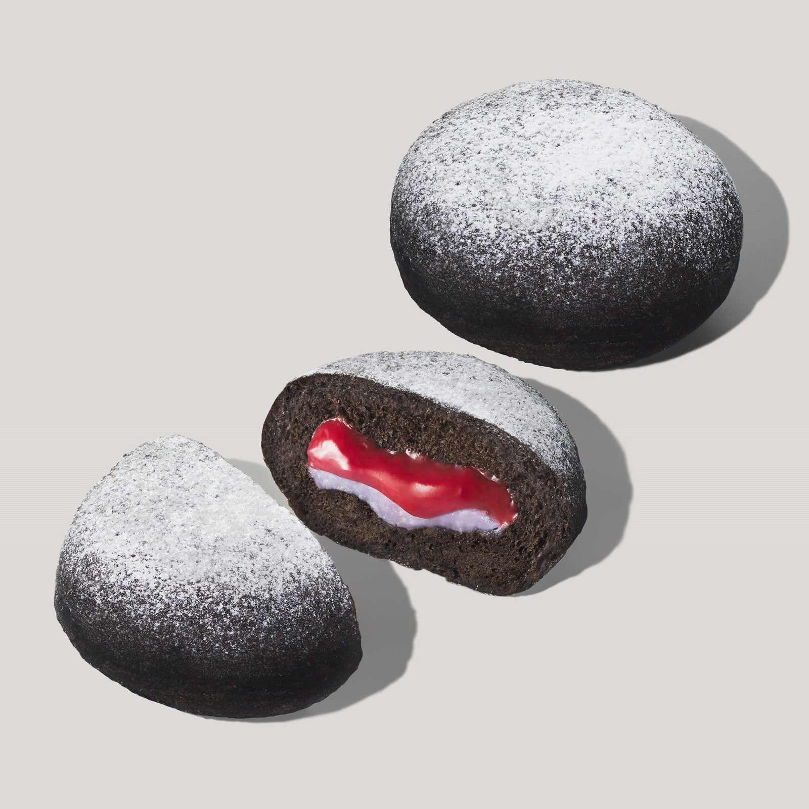 マラサダ ハロウィン ラズベリー＆ブルーベリー／提供画像