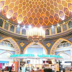 「イブン・バトゥータ・モール」の“世界一美しい”と称される「スターバックス」／photo by lin daud
