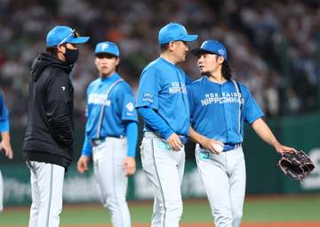 日本ハム・新庄監督 伊藤と西武・黒田コーチの一触即発騒動に言及「答えは一生出てこない」「大事な試合で敏感に」