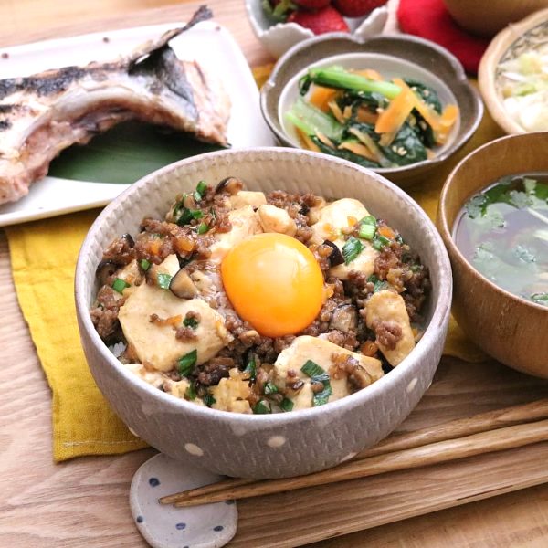 簡単 美味しい 丼レシピ がお昼ご飯にぴったり 満足感のあるメニューをご紹介 モデルプレス