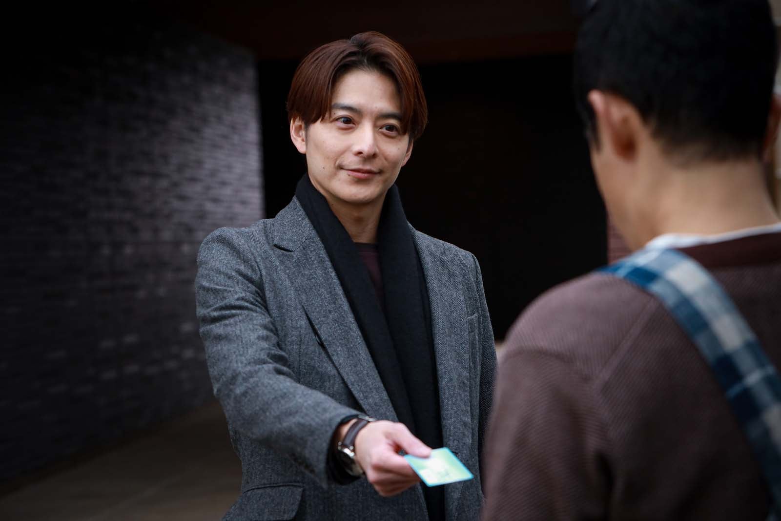 小池徹平「離婚しない男―サレ夫と悪嫁の騙し愛―」第5話より（C）テレビ朝日