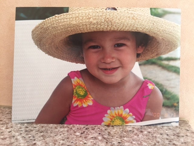 幼少期の藤井サチ（画像提供：所属事務所）