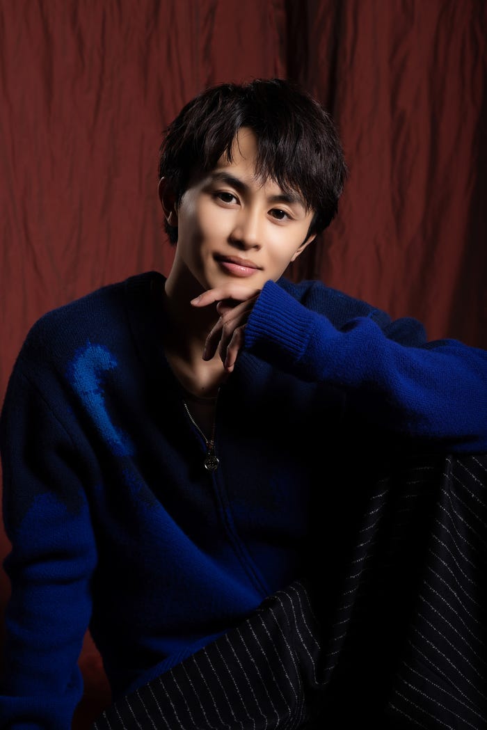 草川拓弥「モデルプレスカウントダウンマガジン vol.12」(東京ニュース通信社刊)写真:野間憲治