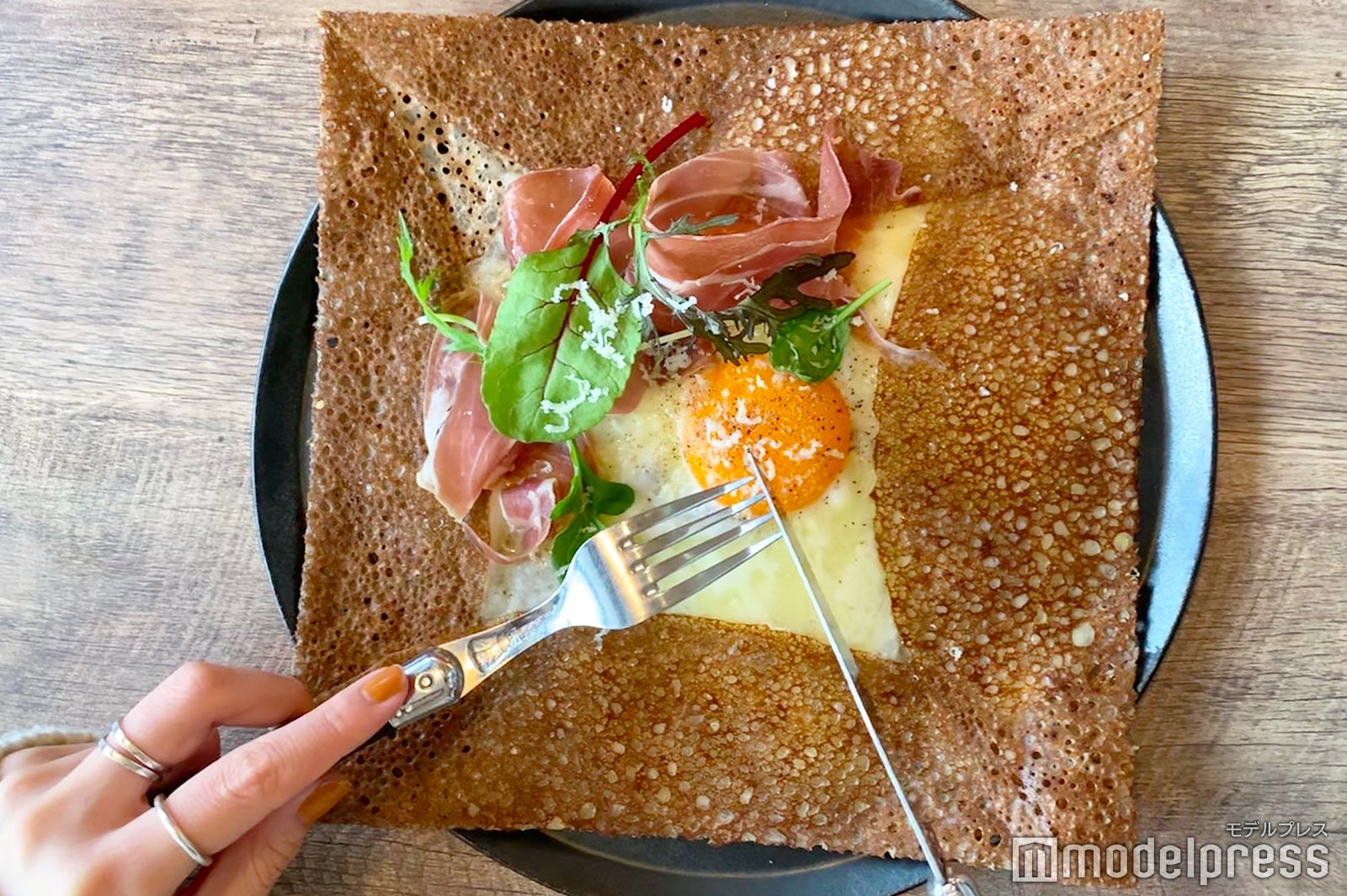 イタリア産生ハム・目玉焼きチーズ1200円（税別）（C）モデルプレス