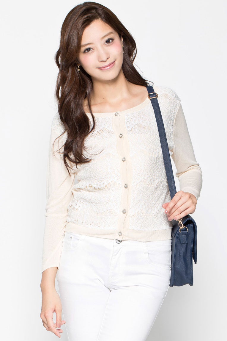 センターレースビジューボタンカーデ「DEPARTMENT」4,980円（税込）