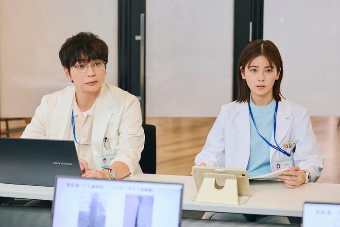 松本潤、小芝風花「19番目のカルテ」最終話(C)TBSスパークル/TBS(撮影:加藤春日)