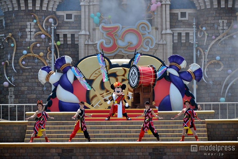 8日から始まった夏イベント「爽涼鼓舞(そうりょうこぶ)“THE EMBU”」／東京ディズニーランド