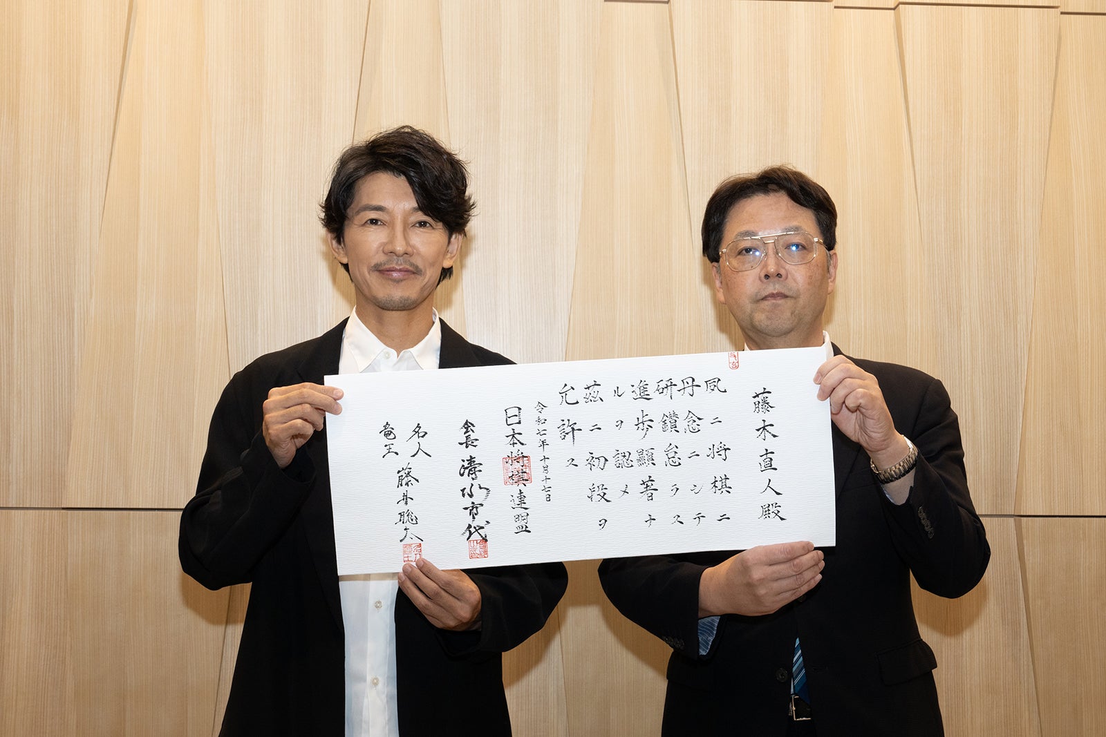 藤木直人、森下卓常務理事（C）AbemaTV, Inc.