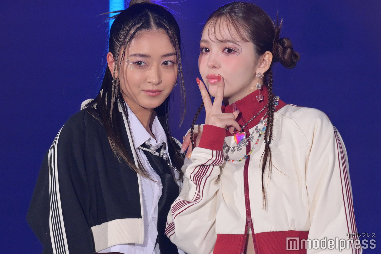 みちょぱ＆藤田ニコル“ちょぱるん”が2人揃ってランウェイ 顎ピースがキュート【TGC 2024 S／S】