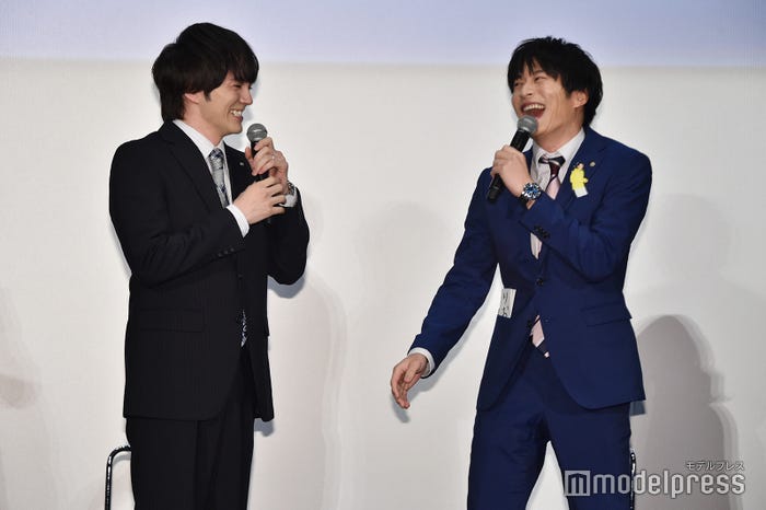 楽しそうな林遣都と田中圭(C)モデルプレス