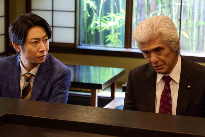 相葉雅紀、佐藤浩市「大追跡~警視庁SSBC強行犯係~」第8話(C)テレビ朝日・東映