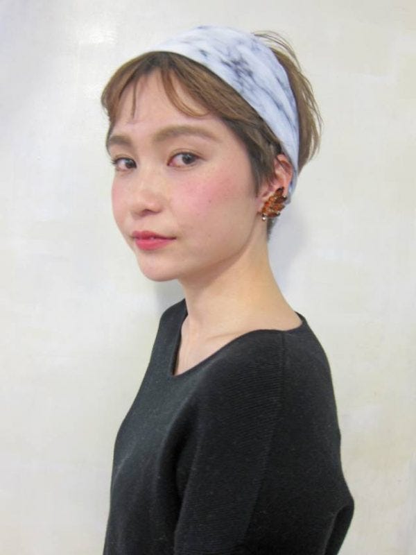バンダナで作る大人のヘアアレンジ特集 周囲と差をつけるおしゃれな髪型にする方法 モデルプレス バンダナで作る大人のヘアアレンジ特集 周囲と差をつけるおしゃれな髪型にする方法 モデルプレス