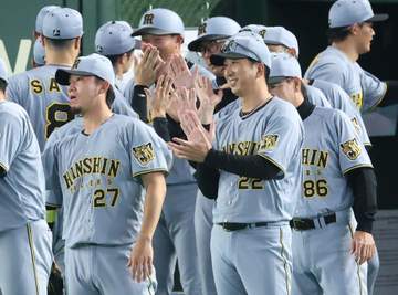 阪神・藤川監督、巨人との乱打戦に「打球が遠くに飛んでる雰囲気ある」昨季よりボールが飛ぶと指摘「野球の景色少し違うかも」