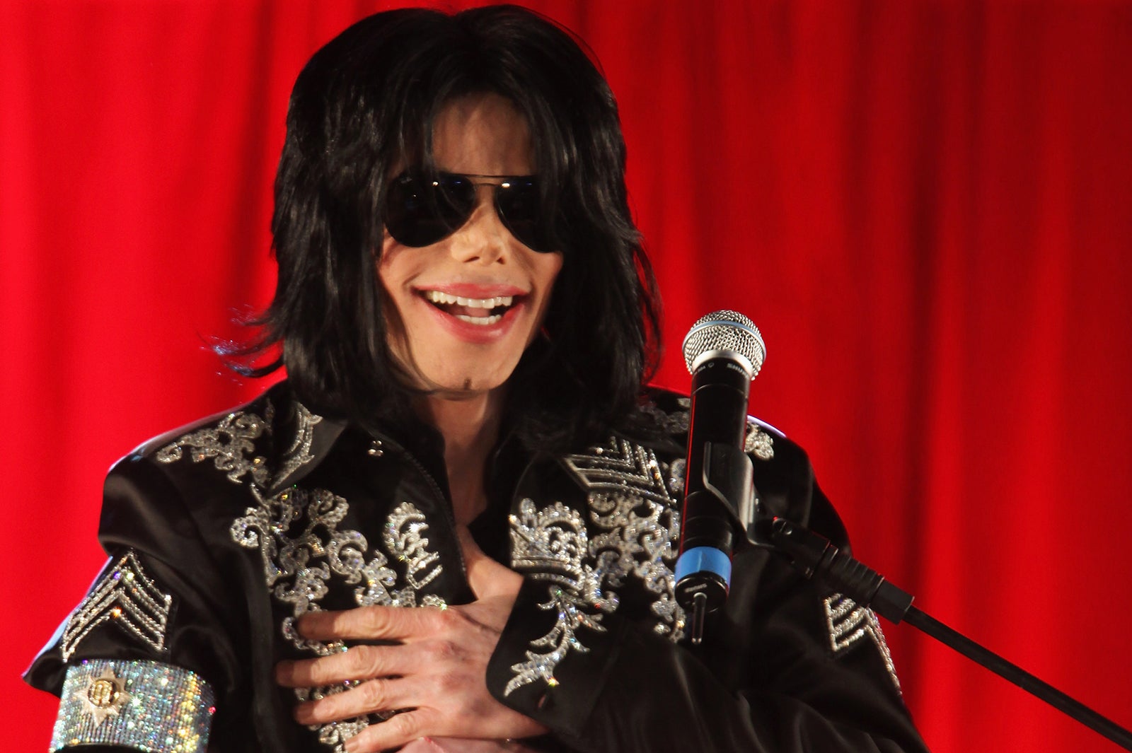 死後も稼ぐセレブランキング発表 5年連続1位は？＜TOP13＞