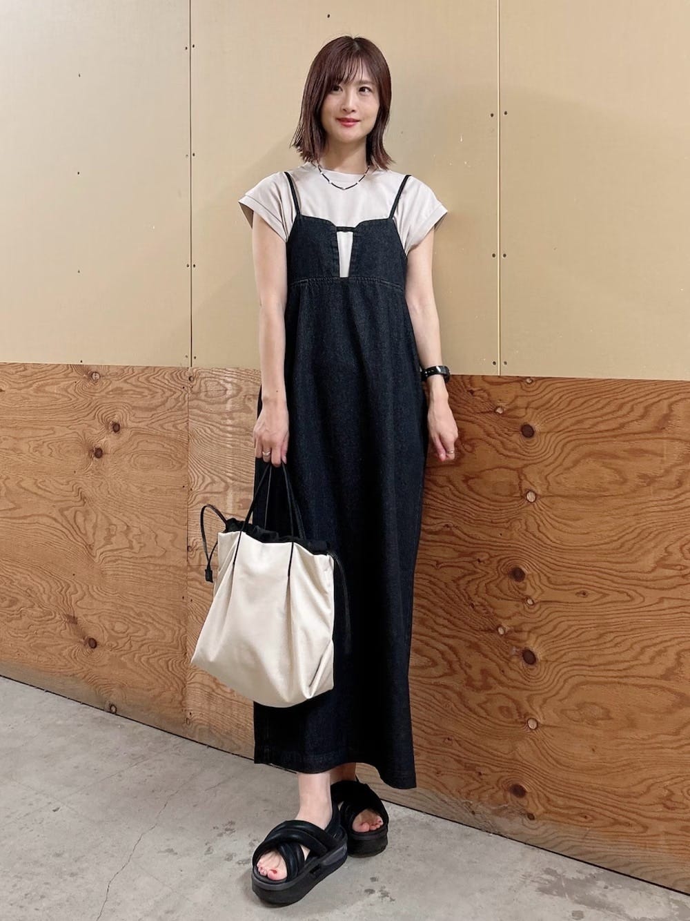 インナーとシューズをアレンジするだけで長く着られます 出典:WEAR