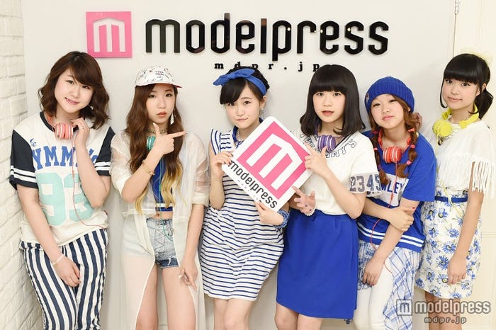 (左から)かれん、MAYU、芹奈、manaka、麻珠、アサヒ