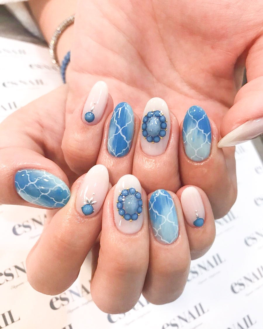 ヴィンテージ感がオシャレ／画像提供：esNAIL