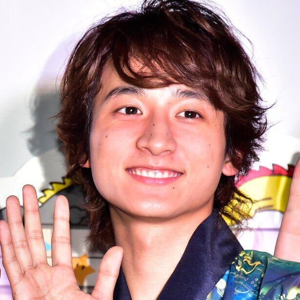 小関裕太 エプロン姿の お家デート Shotにファン悶絶 料理する横顔きれい 可愛すぎて大優勝 モデルプレス