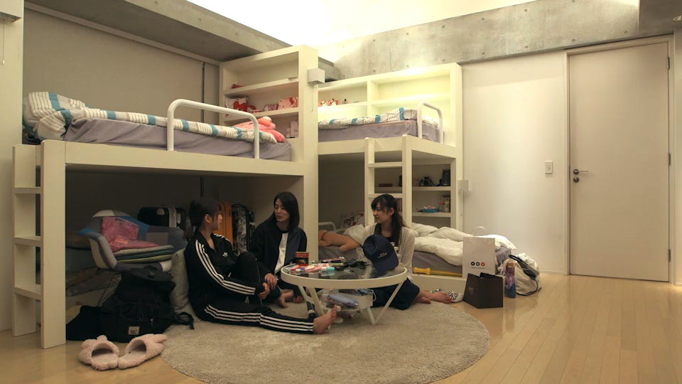 理子、美咲、百花『TERRACE HOUSE BOYS ＆ GIRLS IN THE CITY』33rd WEEK（C）フジテレビ／イースト・エンタテインメント