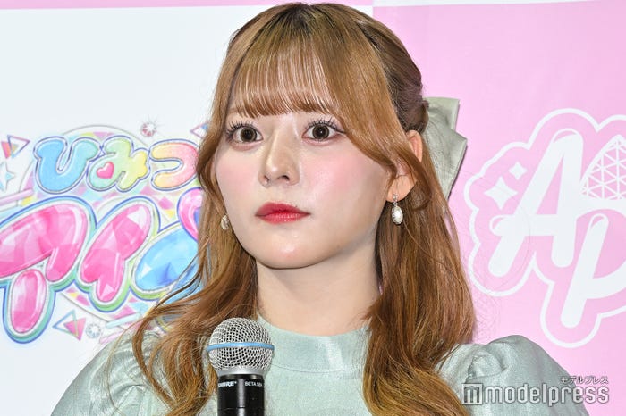 金髪の齊藤なぎさ(C)モデルプレス