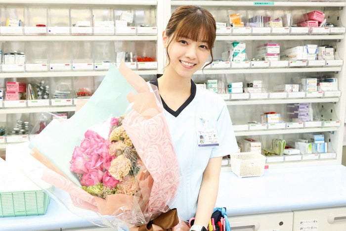 西野七瀬 アンサング シンデレラ 撮了 石原さとみから花束 モデルプレス