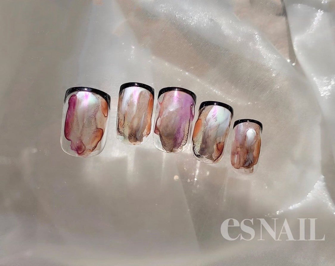 “絵の具”を使って幻想的に（画像提供：esNAIL）