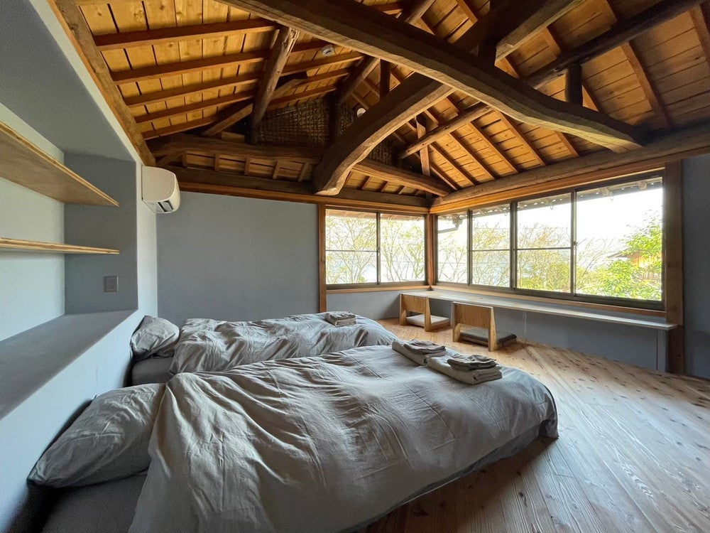 足るを知る木洩れ日る／画像提供：studioKANRO