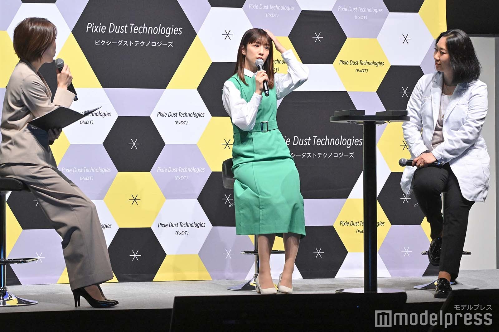 村上泰一郎氏、小倉優子、浜中聡子氏（C）モデルプレス