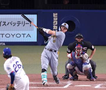 阪神快勝で10勝一番乗り 佐藤輝が2発5打点の大暴れ 森下＆大山と初の“そろい踏み弾”