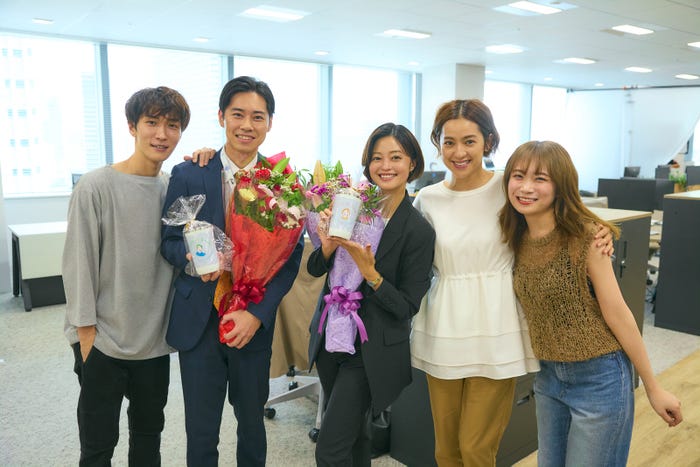 渡辺翔太、戸塚純貴、小林涼子、中村アン、秋元真夏(C)テレビ朝日