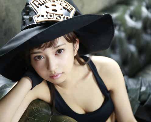小宮有紗、SEXYコスプレで美バストチラリ