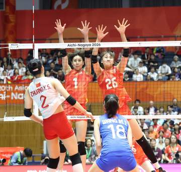 女子バレー 48年ぶり金メダル逃す 中国にストレート負けの完敗 第3セットは序盤リードも逆転許す 2大会連続銀メダル