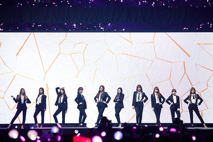 IZ*ONE(C)CJ ENM Co.,Ltd,All Rights Reserved
