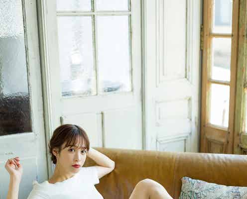 鷲見玲奈、純白ワンピース姿にドキリ