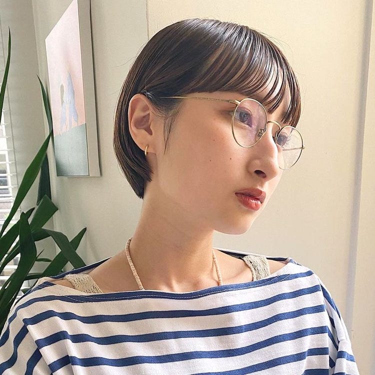 メガネに似合う前髪まとめ 小顔見えも叶うトレンドのおしゃれなスタイル モデルプレス メガネに似合う前髪まとめ 小顔見えも叶うトレンドのおしゃれなスタイル モデルプレス