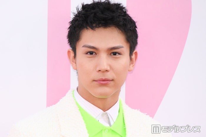 中川大志、新ヘア初お披露目 ばっさりカットで雰囲気ガラリ【ミス ディオール展覧会 ある⼥性の物語】