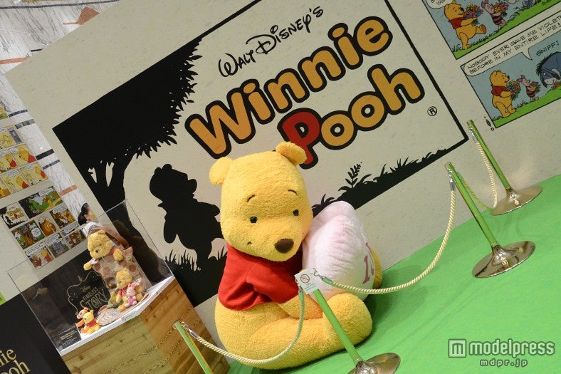 大きなプーさんが目を引く