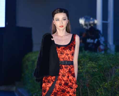 ヨンア、モードなミニドレスでイメージ一新 圧巻美脚にファン魅了